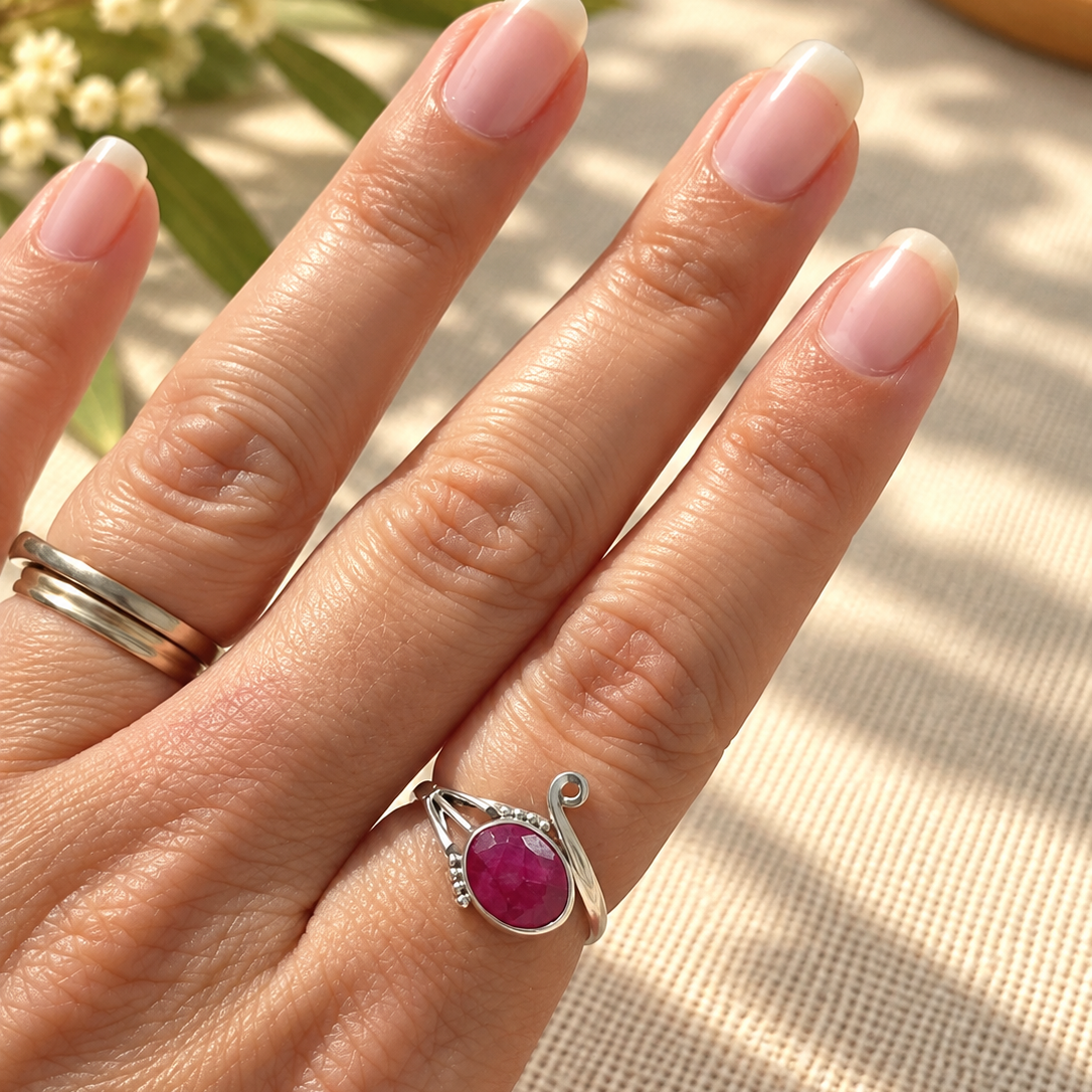 Anillo La Reliquia · Rubí en Plata de Ley 925