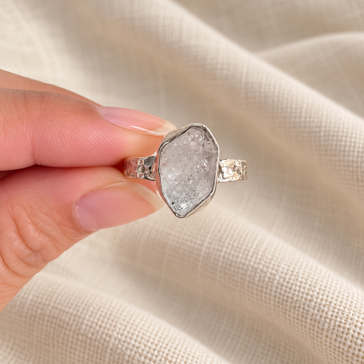 Anillo de cuarzo herkimer Flor Grabada en plata de ley 925
