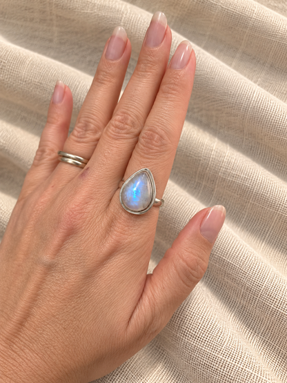 Anillo piedra luna. Tu Luz plata 925
