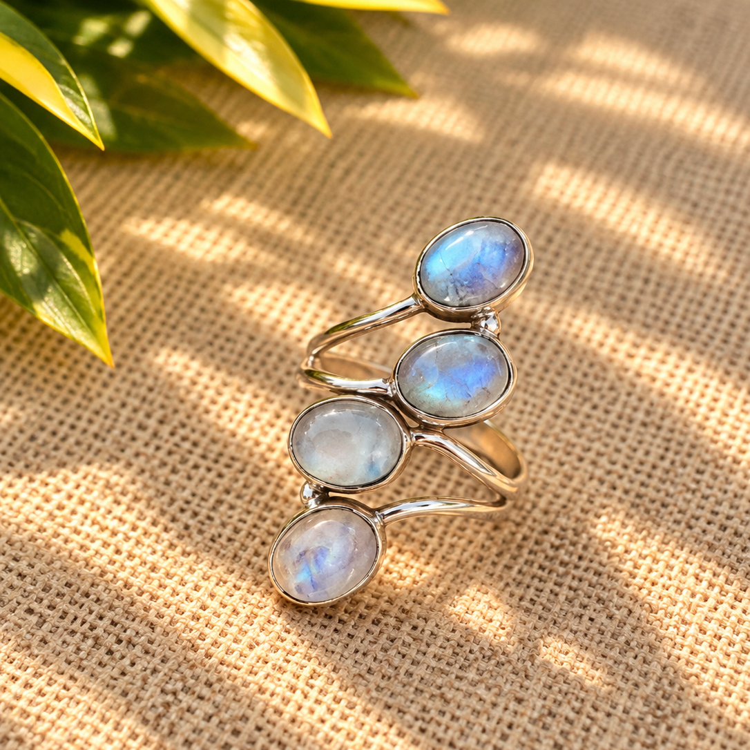 Anillo Raíz de Piedra Luna en Plata de Ley 925 · Ajustable