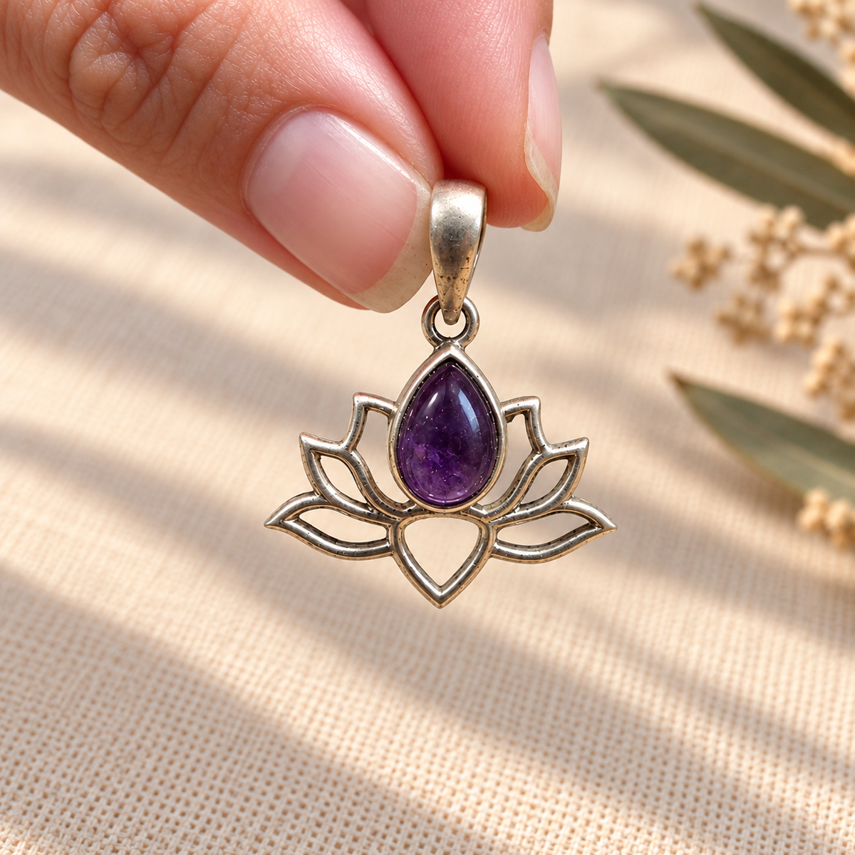 Colgante Flor con Amatista en Plata de Ley 925