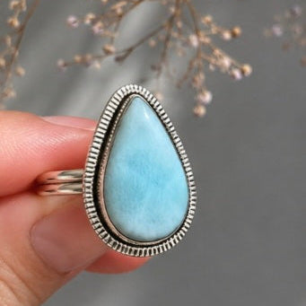 Anillo Lágrima de Larimar en Plata de Ley 925