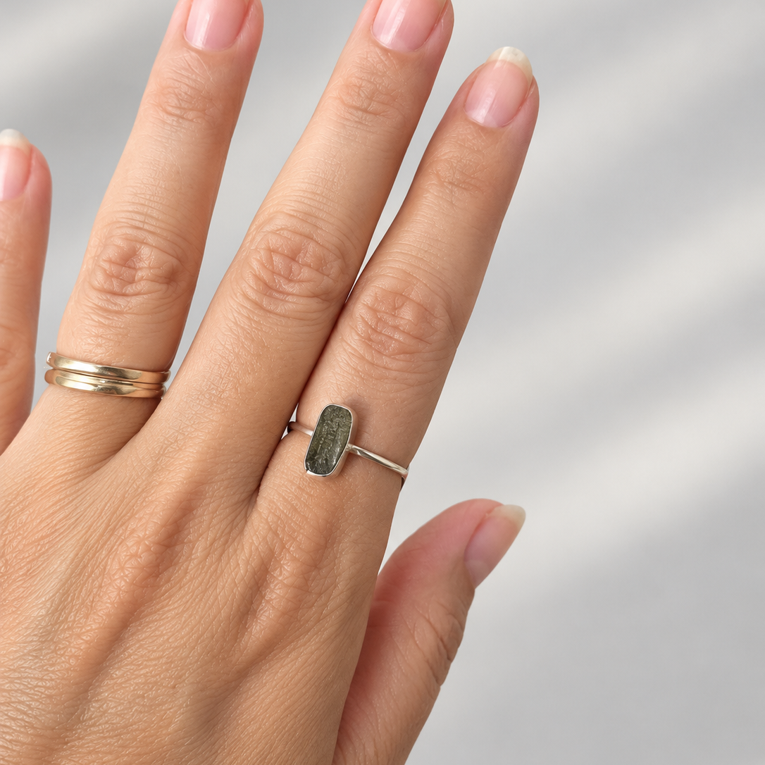 Anillo de Moldavita Natural en Plata de Ley 925 | Talla 13
