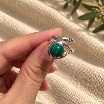 Anillo de Malaquita en Plata de Ley 925 · Ajustable
