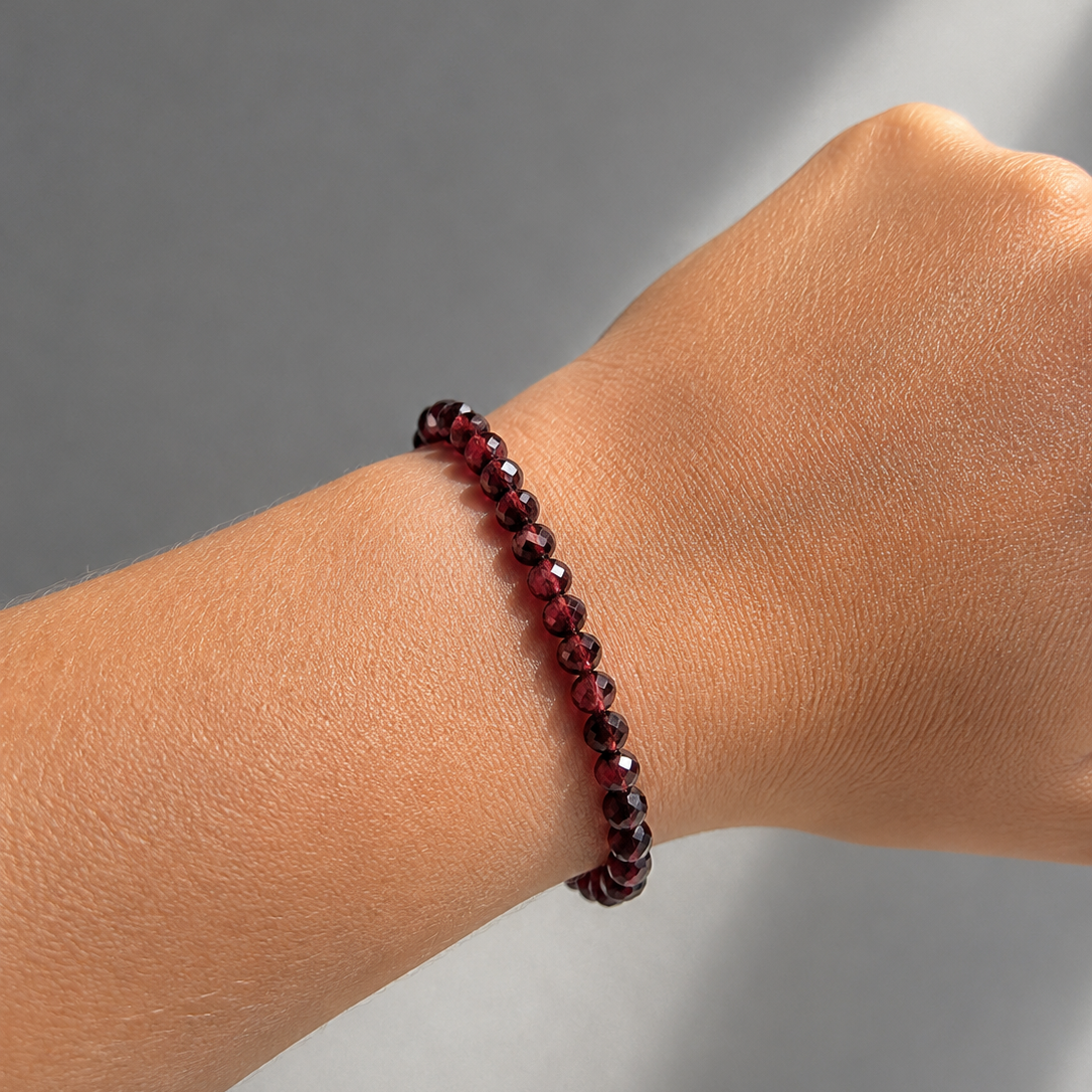 Pulsera de Granate Facetado en Plata de Ley 925