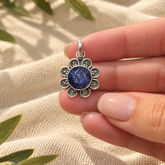 Colgante Flor de Zafiro Azul en Plata de Ley 925