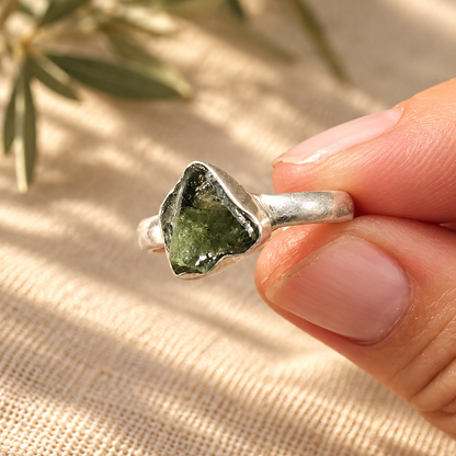 Moldavita · Anillo El Cruce · Plata 925