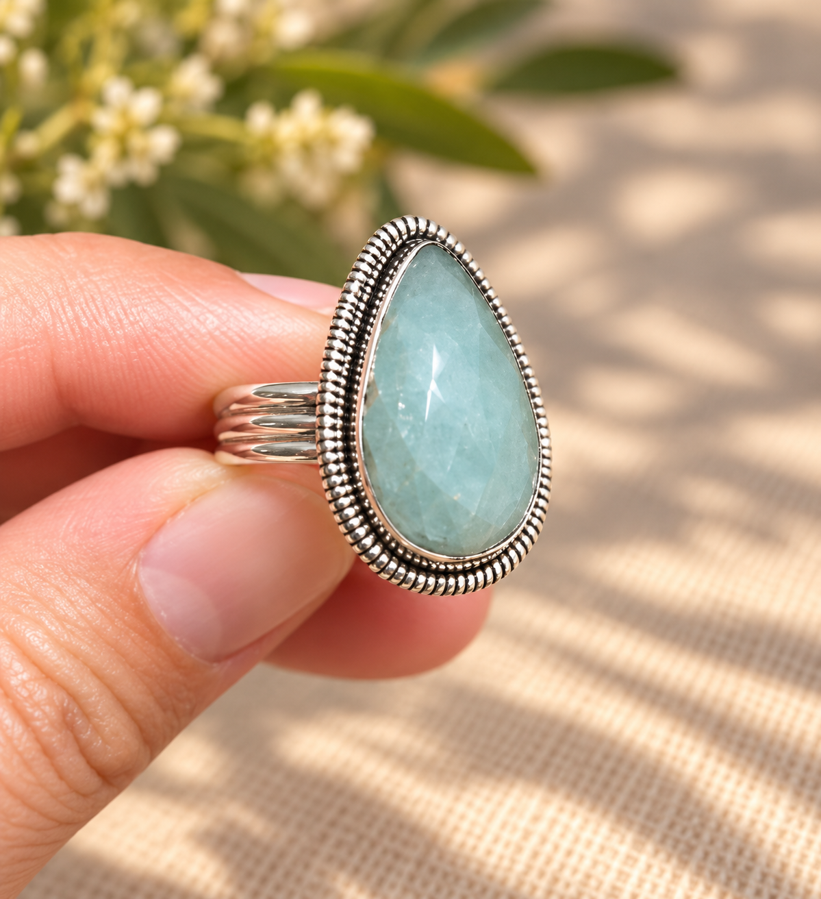 Anillo Lágrima de Aguamarina en Plata de Ley 925