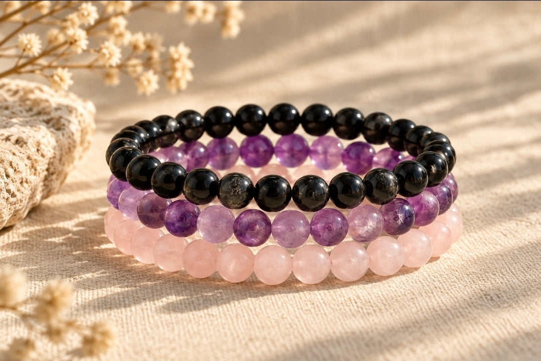 El Refugio · Trío de Pulseras de Turmalina Negra, Amatista y Cuarzo Rosa