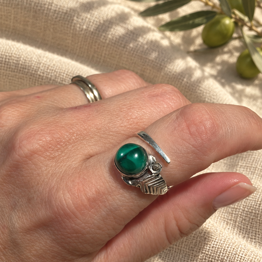 Anillo Hoja de Malaquita en Plata de Ley 925 · Ajustable
