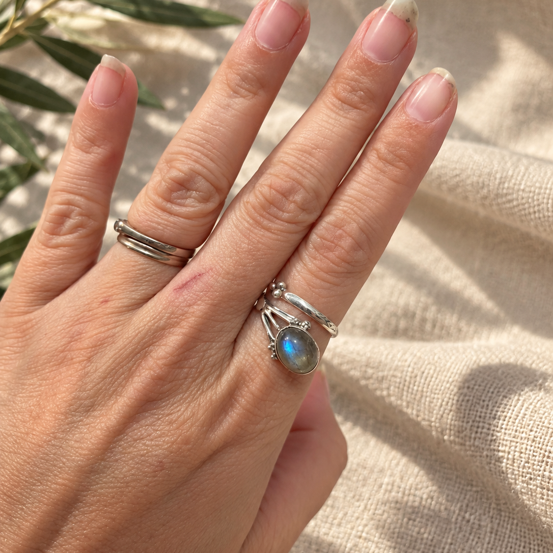 Anillo de Labradorita Natural en Plata de Ley 925 · Ajustable