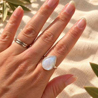 Anillo ajustable Piedra luna Oval. Plata 925