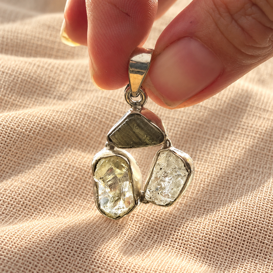 Moldavita, Herkimer y Vidrio Líbico 4gr · Colgante Tres Luces · Plata 925