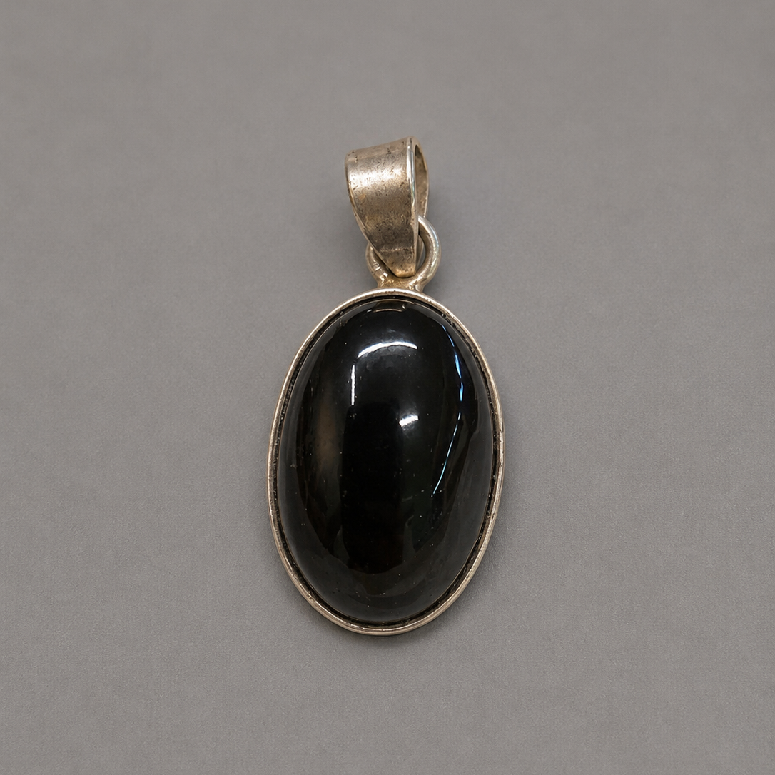 Colgante Ovalado de Turmalina Natural en Plata de Ley 925