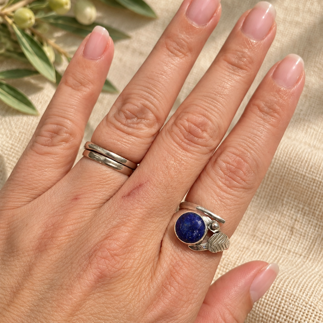 Anillo Hoja de Zafiro Azul en Plata de Ley 925 · Ajustable